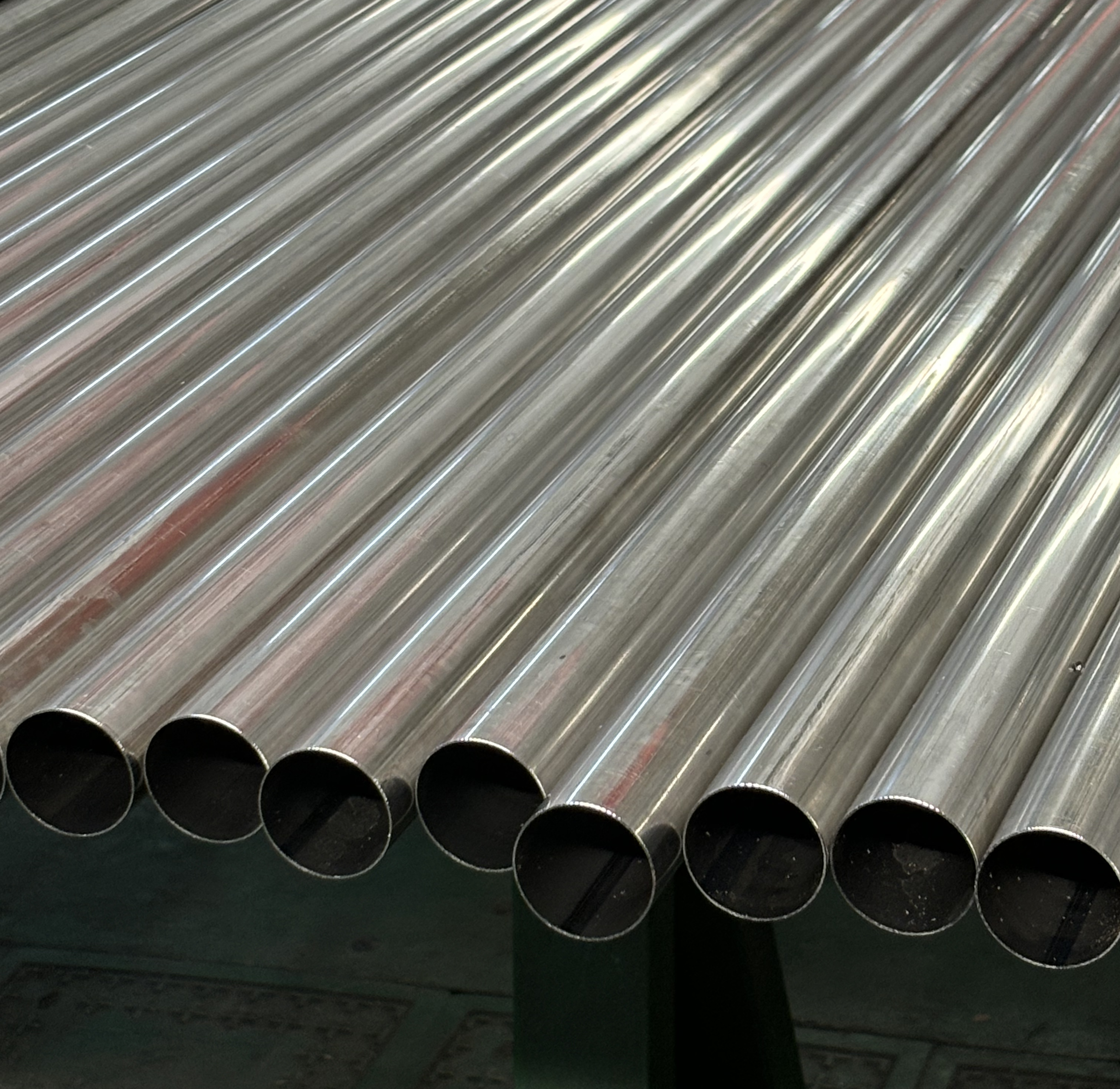 ASTM 316L из нержавеющей стали сварной трубы вокруг аустенитной трубы 